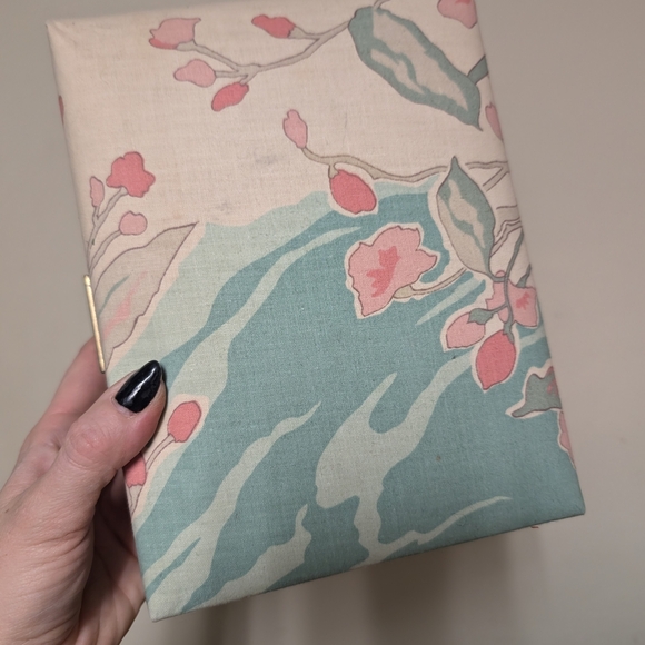 Floral Patterned Jewelry Box - Picture 5 of 13